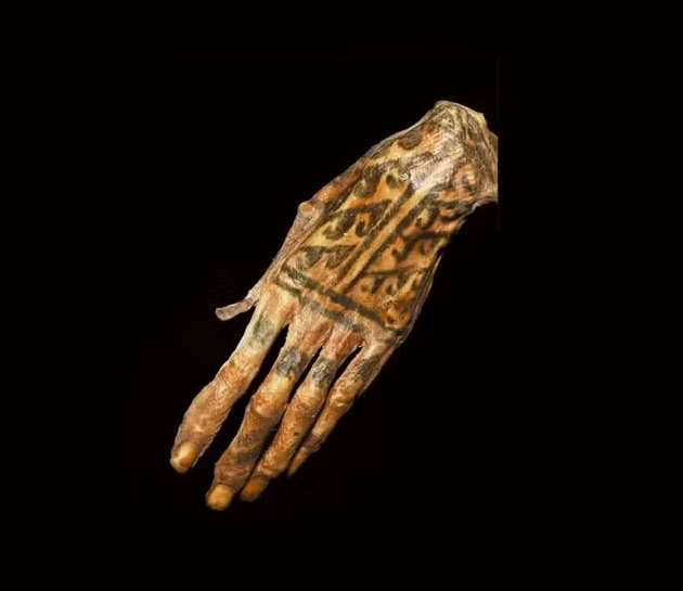 Revelando Segredos Antigos: Tatuagens Ocultas em Múmias Peruanas Ganham Vida com Tecnologia Laser